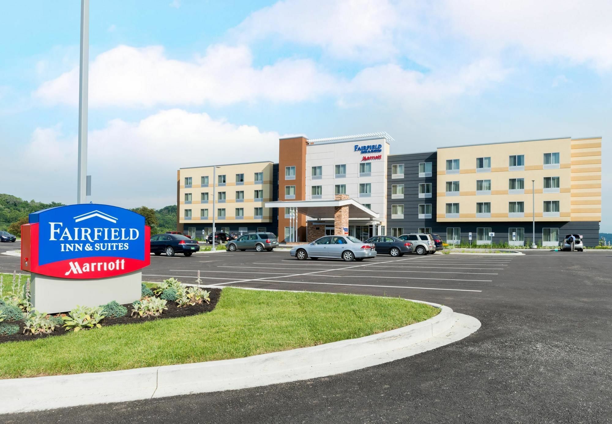 Hotel Fairfield By Marriott Huntington Exterior foto